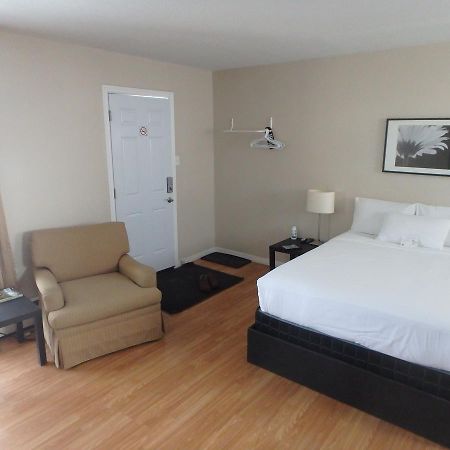 Wheel Inn Motel New Liskeard 外观 照片