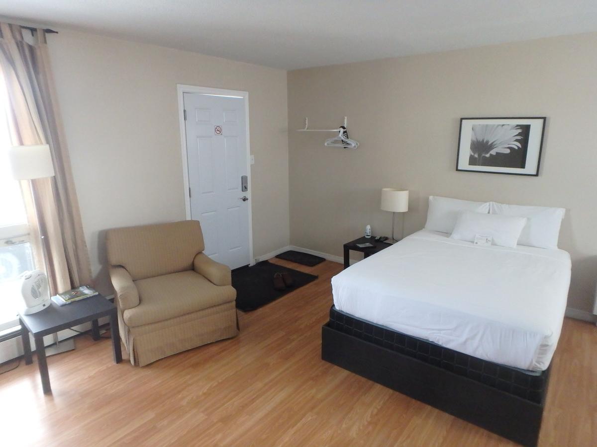 Wheel Inn Motel New Liskeard 外观 照片