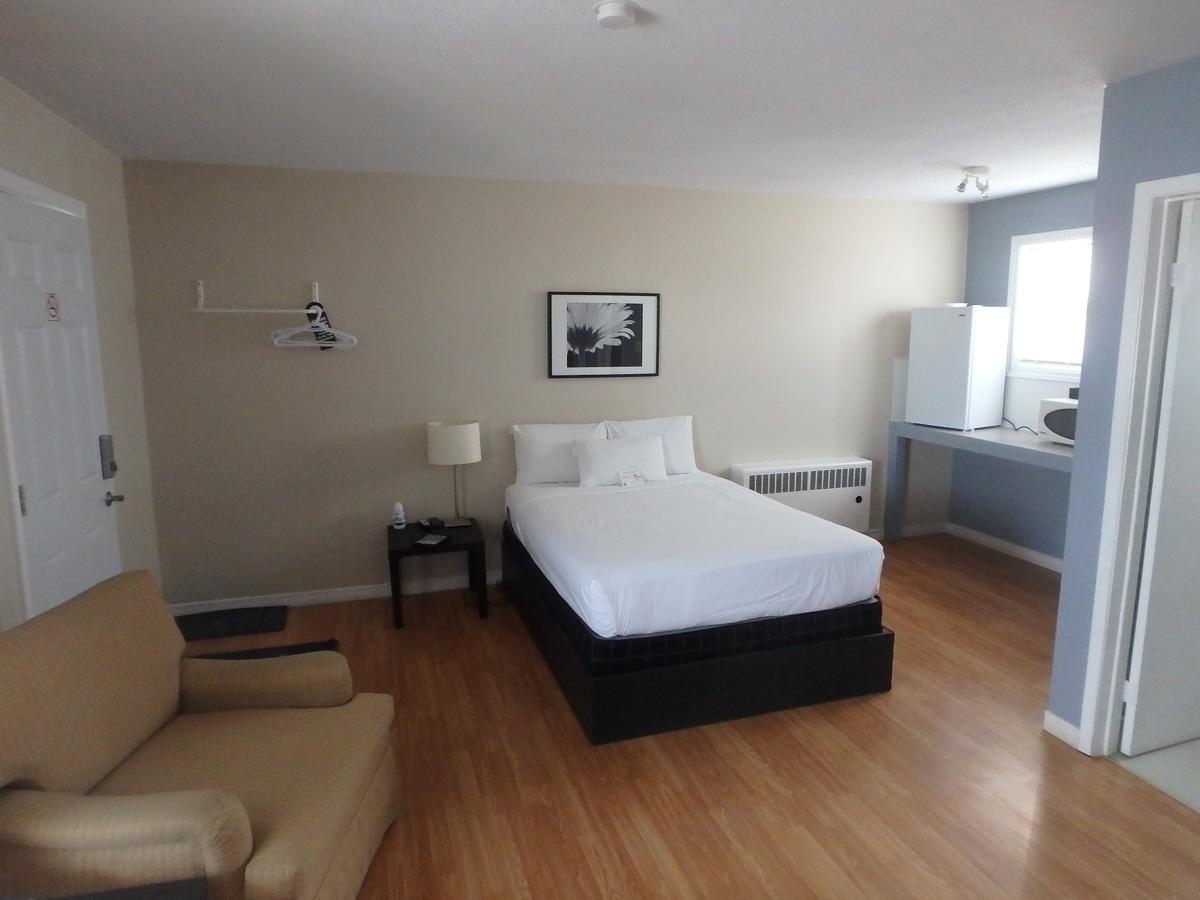 Wheel Inn Motel New Liskeard 外观 照片