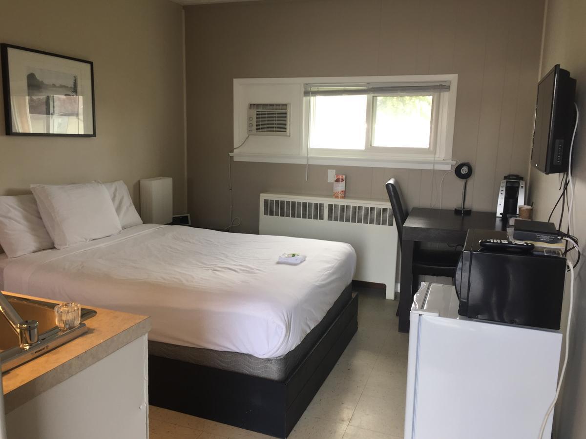 Wheel Inn Motel New Liskeard 外观 照片