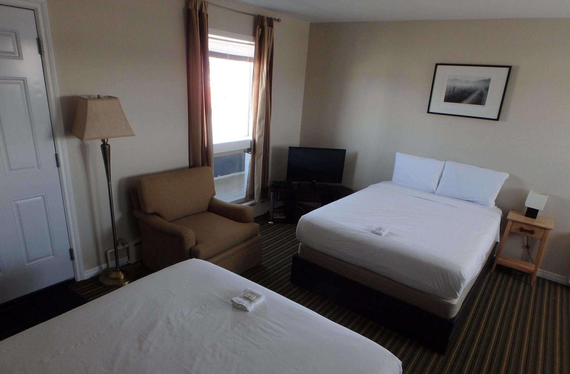 Wheel Inn Motel New Liskeard 外观 照片