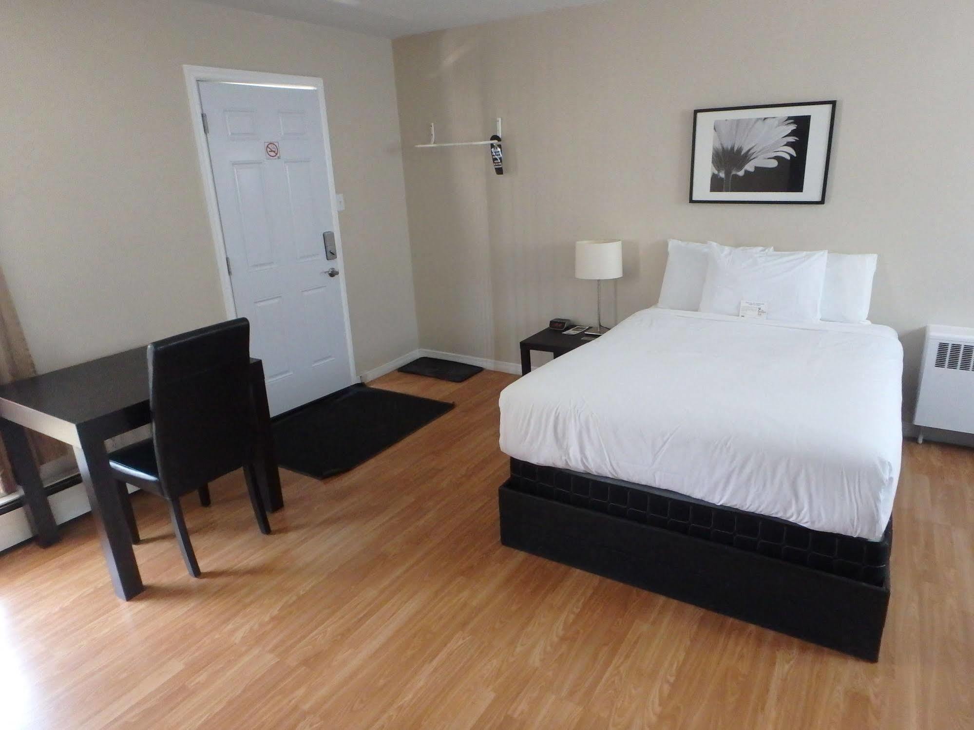 Wheel Inn Motel New Liskeard 外观 照片