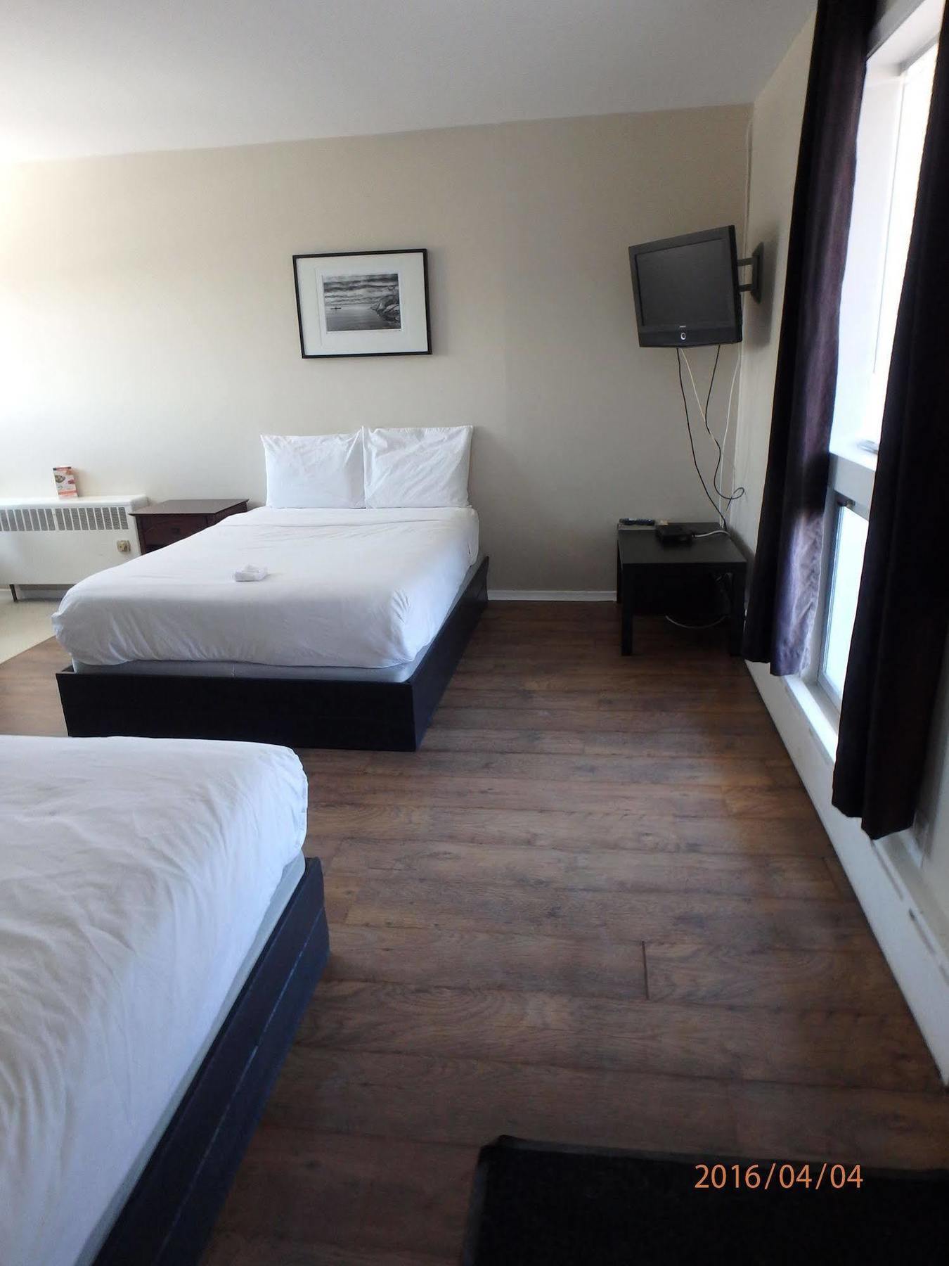 Wheel Inn Motel New Liskeard 外观 照片