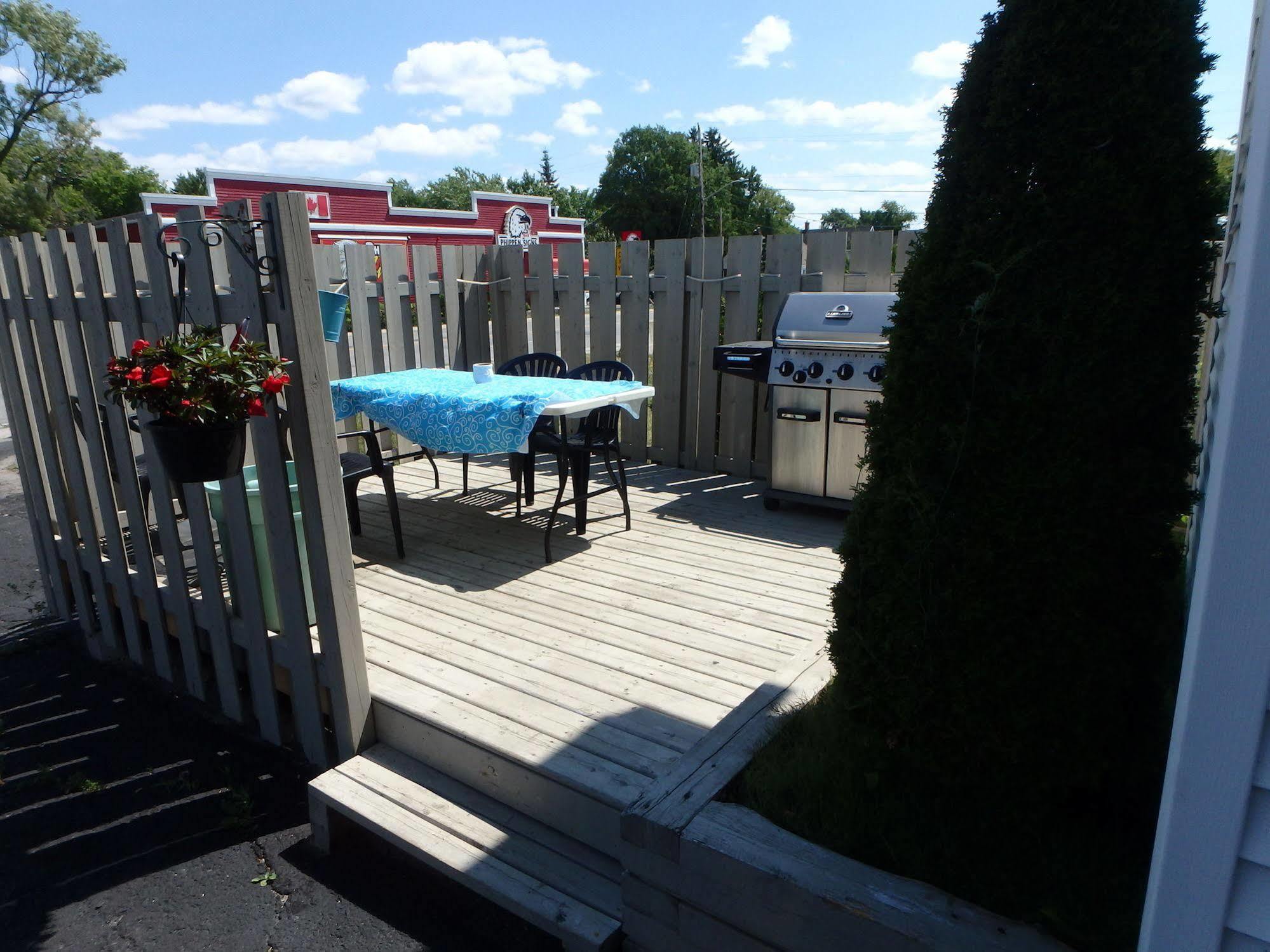 Wheel Inn Motel New Liskeard 外观 照片