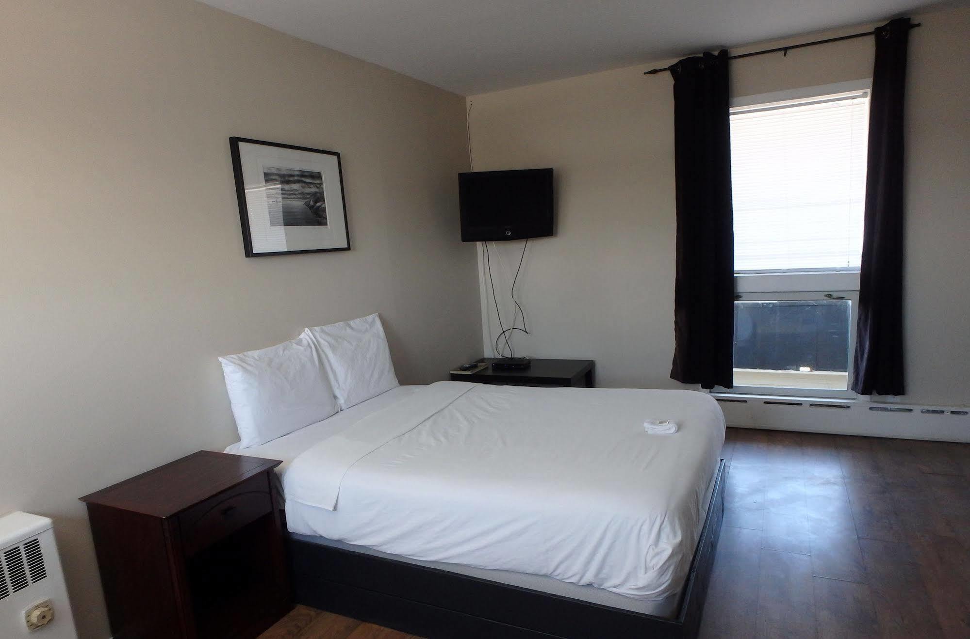 Wheel Inn Motel New Liskeard 外观 照片