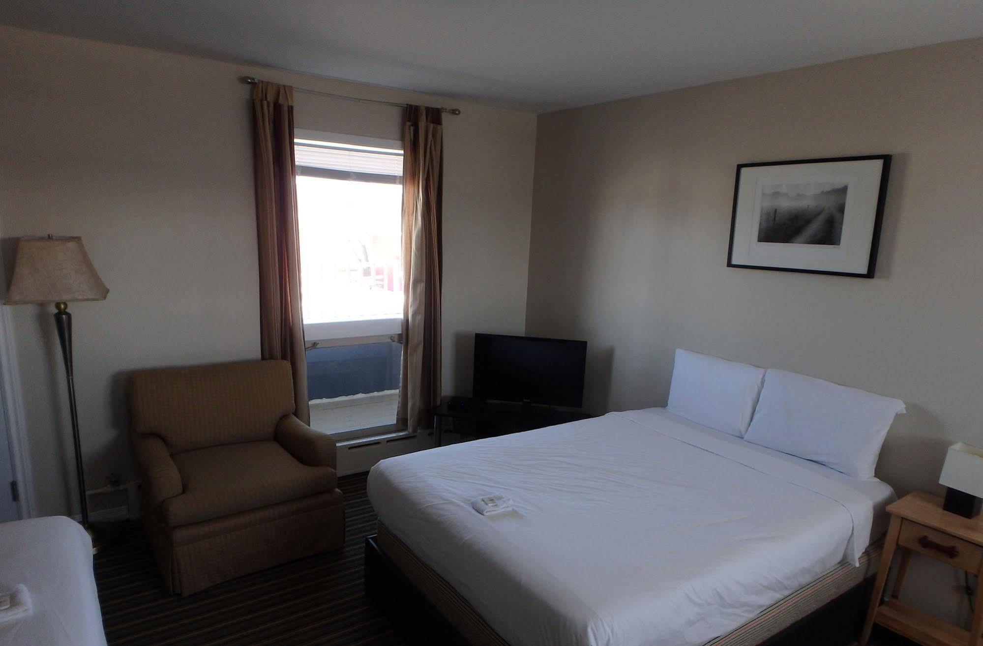 Wheel Inn Motel New Liskeard 外观 照片