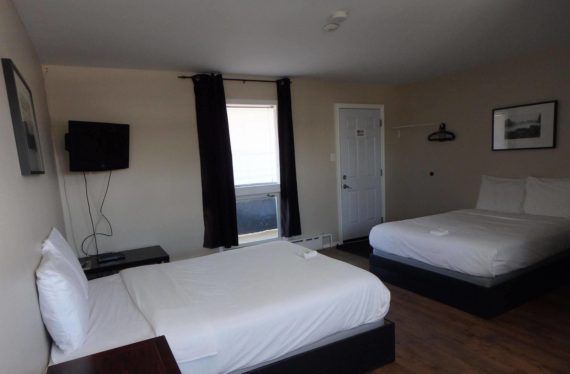 Wheel Inn Motel New Liskeard 外观 照片