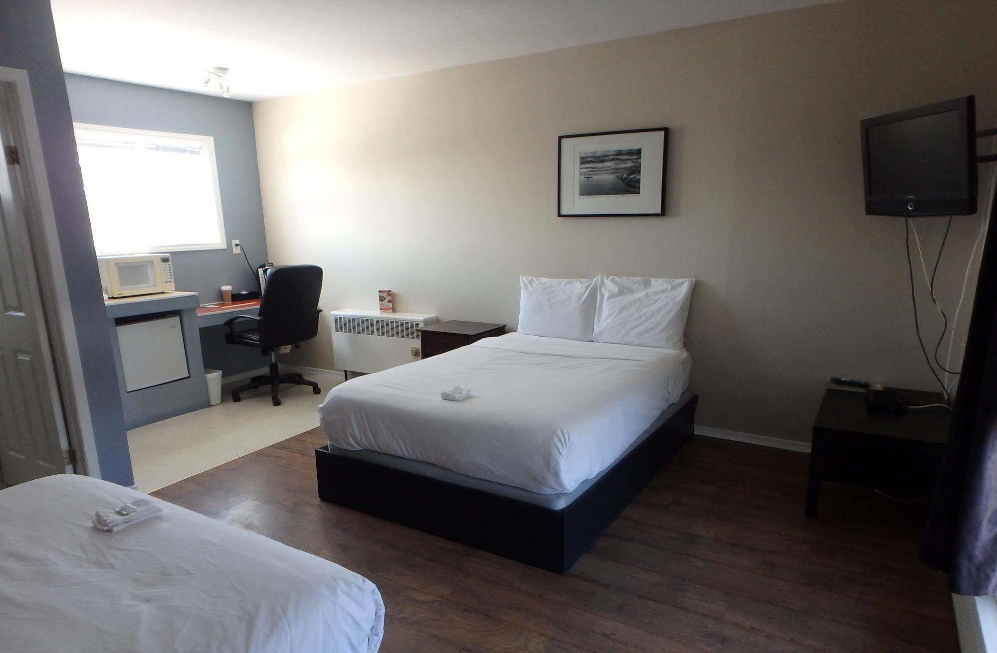 Wheel Inn Motel New Liskeard 外观 照片