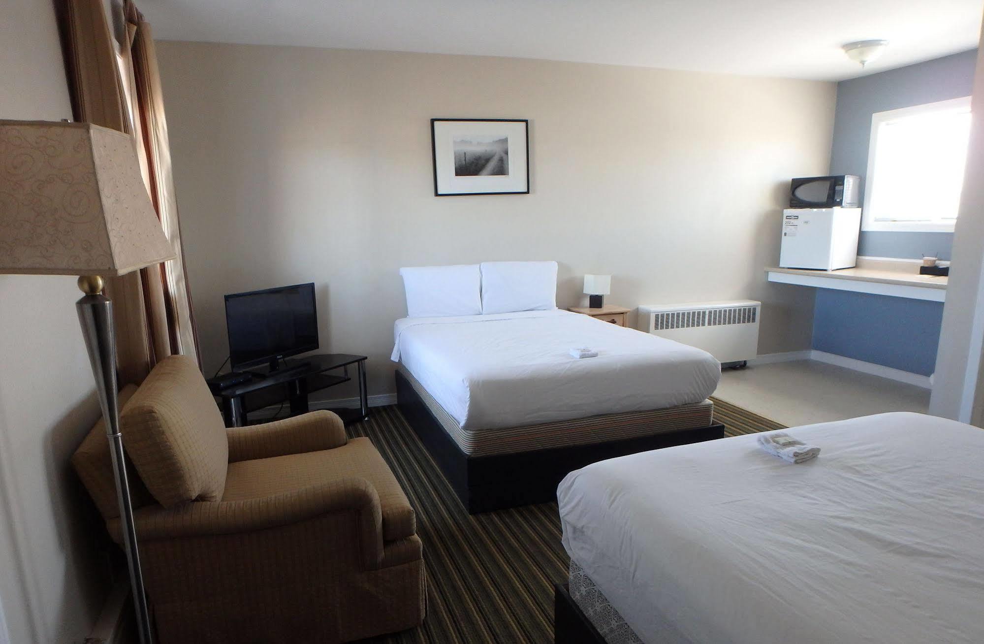 Wheel Inn Motel New Liskeard 外观 照片