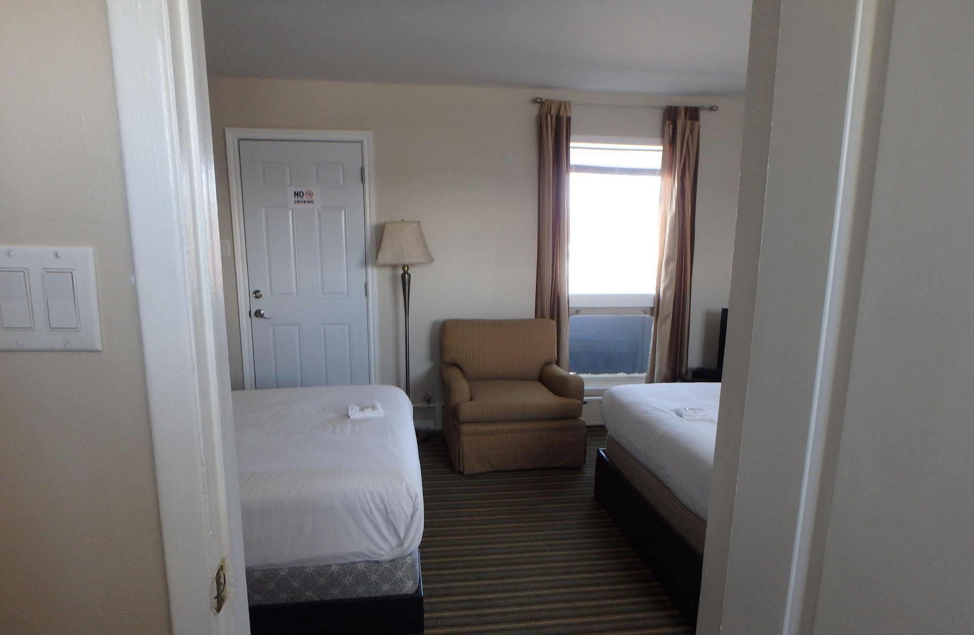 Wheel Inn Motel New Liskeard 外观 照片